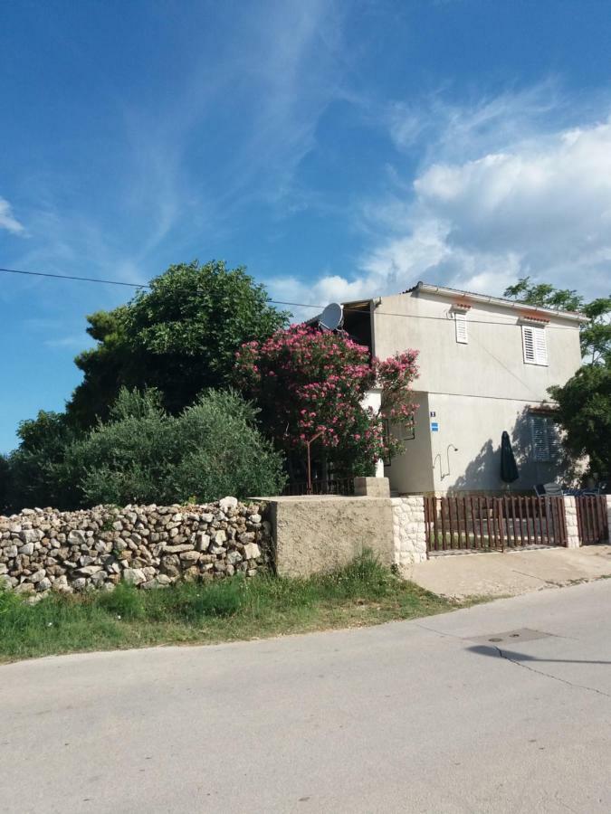 Apartman Nona Povljana Bagian luar foto