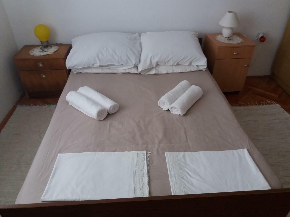 Apartman Nona Povljana Bagian luar foto