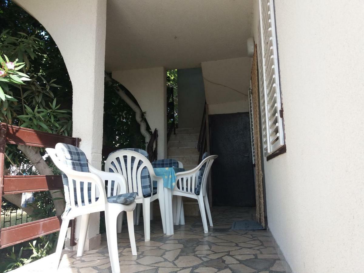 Apartman Nona Povljana Bagian luar foto