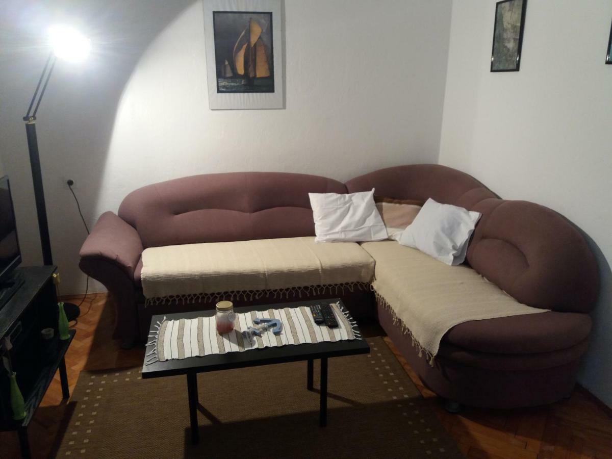 Apartman Nona Povljana Bagian luar foto