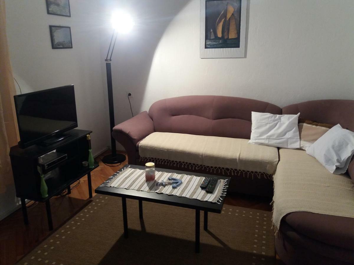 Apartman Nona Povljana Bagian luar foto