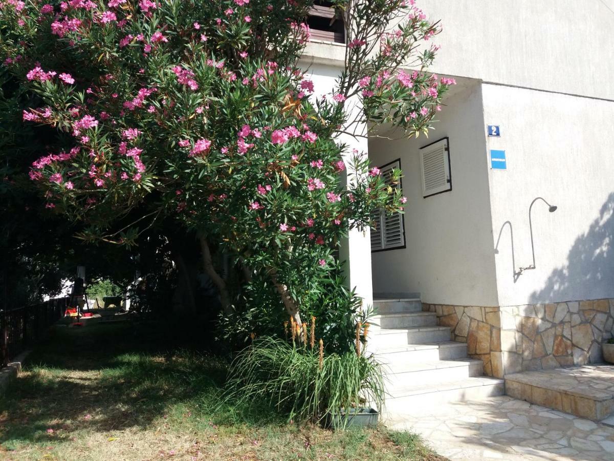 Apartman Nona Povljana Bagian luar foto