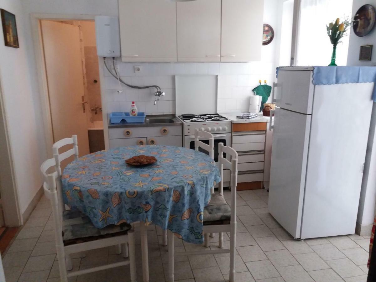 Apartman Nona Povljana Bagian luar foto